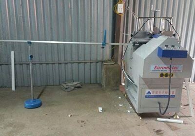 Máy cắt nẹp kính