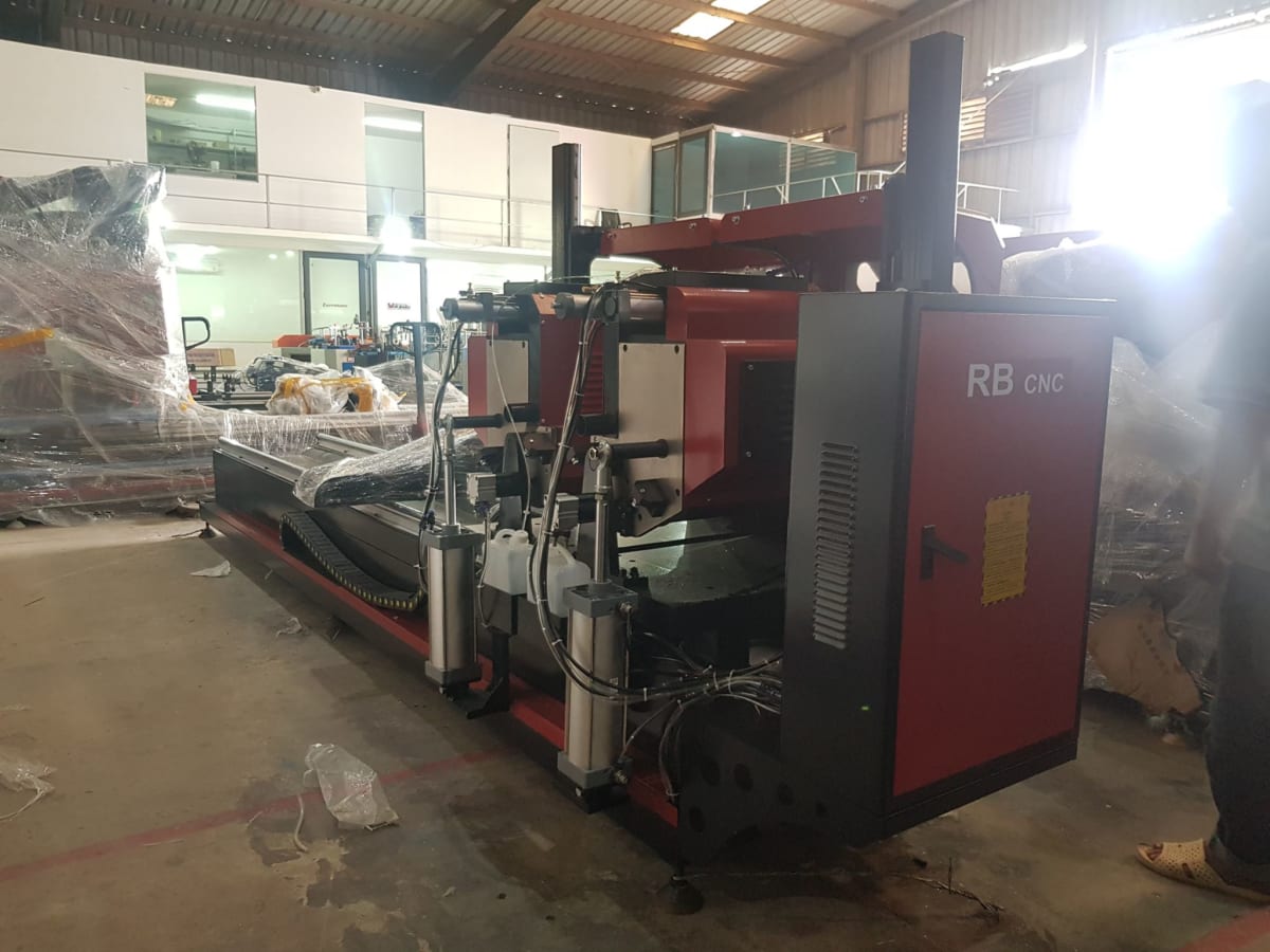 Máy cắt nhôm hai đầu 09X